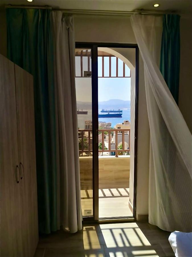 Castle Beach Hotel Aqaba Exterior photo