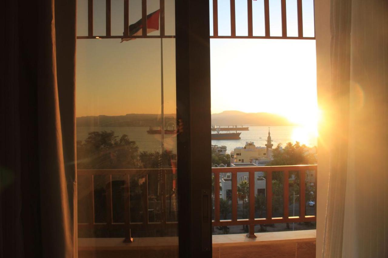 Castle Beach Hotel Aqaba Exterior photo